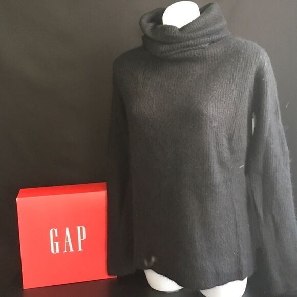 New Gap   - Picture 1 of 4